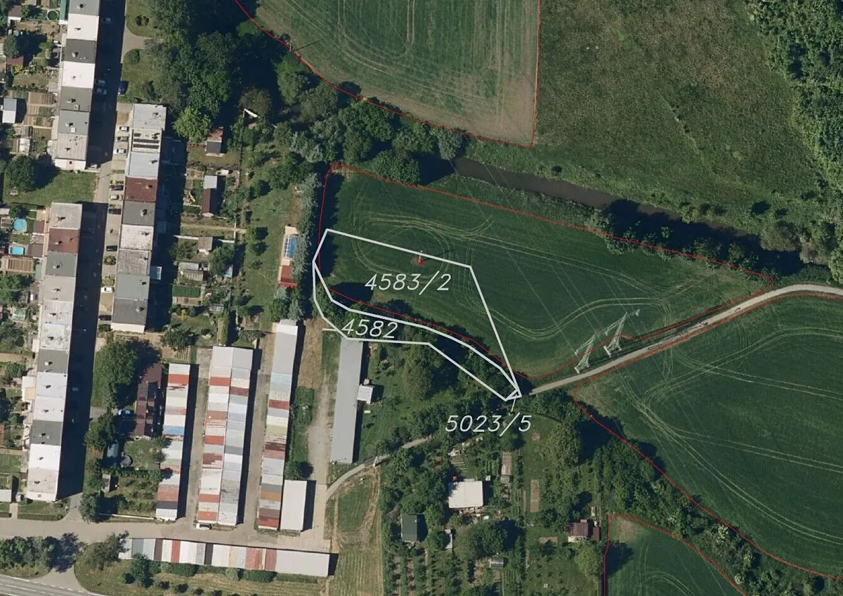 Prodej pole 1984 m²